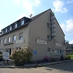 Hotell Alt Buettgen 2*