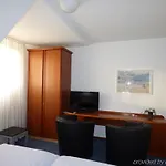 Hotell Alt Buettgen 2*